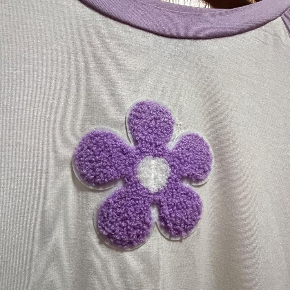 Y2K Baby Tee White and Purple Raglan Short Sleeve Womens Crop-top Flower Power - Picture 3 of 5